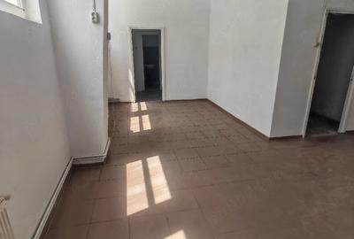 Spațiu comercial, de 90 mp, în Exterior Vest - 1