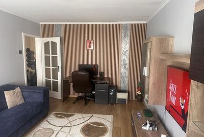 Apartament cu 3 camere decomandat în Decebal - 2