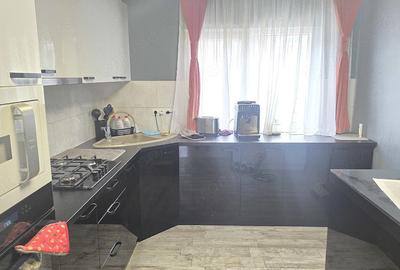 Casă cu Canalizare în Zăvoi - 15