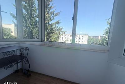 Apartament cu 2 camere semidecomandat în Tractorul