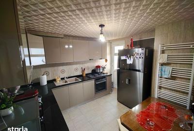 Casă cu 8 camere cu Teren 650 Mp în Central - 3