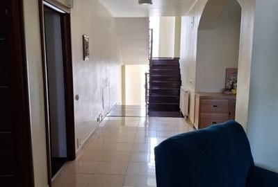 Casă individuală cu 6 camere cu Canalizare în Bucureștii Noi - 14