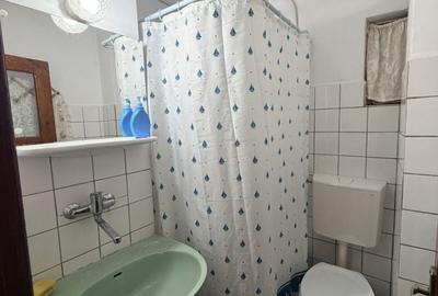 Apartament cu 4 camere decomandat în Calea București