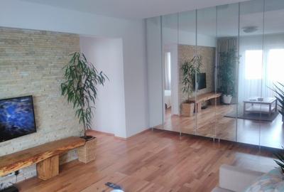 Apartament cu 2 camere decomandat, mobilat în P-ța Amzei