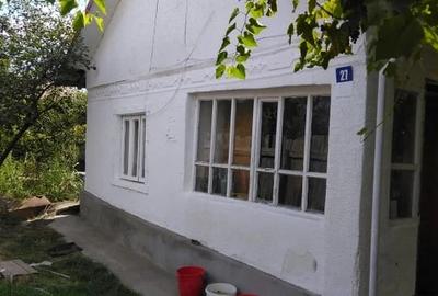 Casă cu Teren 1000 Mp în Ghindeni