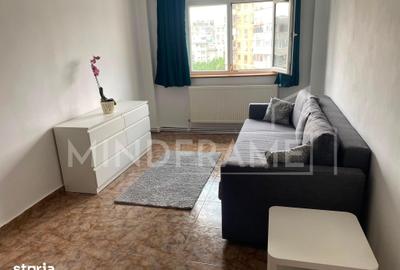 Apartament cu 4 camere semidecomandat în Tineretului