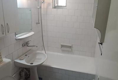 Apartament cu 2 camere semidecomandat în Decebal
