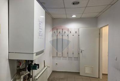 Spațiu comercial, de 295 mp, în Central - 11