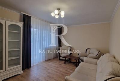 Apartament cu 3 camere decomandat, mobilat în Nufărul