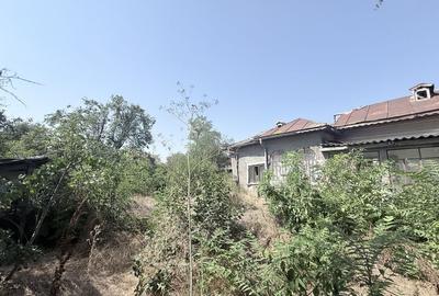 Casă cu 4 camere în Cernetu