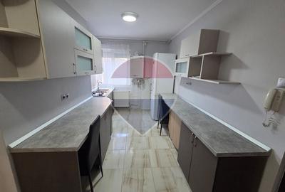 Apartament cu 2 camere semidecomandat, mobilat în Nord