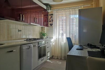 Apartament cu 3 camere decomandat, mobilat în Răcădău - 6