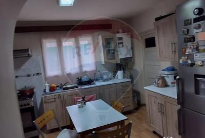 Casă cu 4 camere cu Teren 950 Mp în Biharia