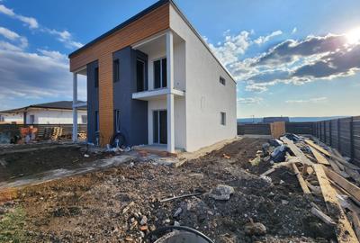 Duplex cu 3 camere cu Canalizare în Miroslava - 1