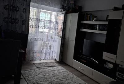 Apartament cu 3 camere decomandat în Central - 1