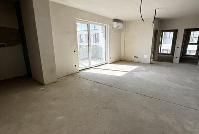 Apartament cu 4 camere semidecomandat în Mărăști