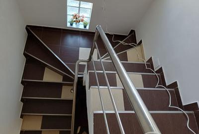 Casă cu 4 camere în Central