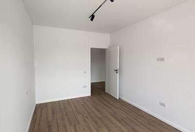 Spațiu comercial, de 50 mp, în Central - 7