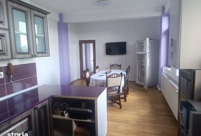 Casă cu 10 camere cu Teren 970 Mp în Calea București - 14