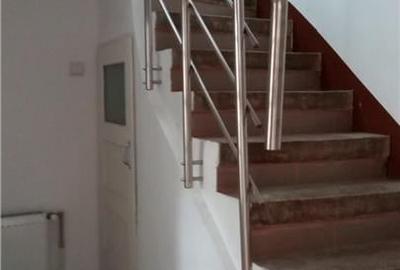 Casă individuală cu 6 camere cu Canalizare în Titulescu - 20