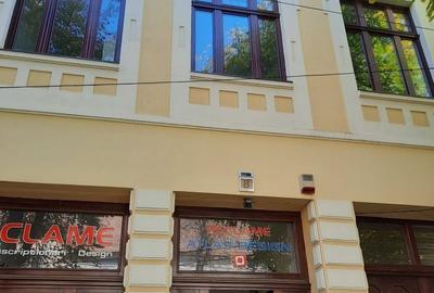 Casă individuală cu 16 camere cu Teren 457 Mp în Central - 1