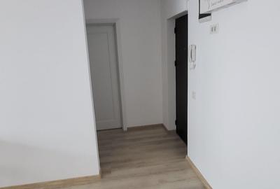 Apartament cu 2 camere decomandat în Titan