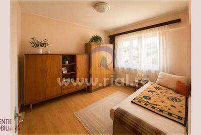 Apartament cu 3 camere decomandat în Vitrometan