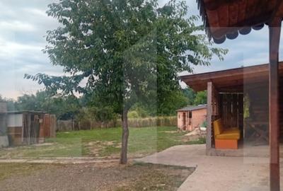 Casă cu 3 camere cu Teren 1300 Mp în Zăicești
