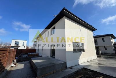 Duplex cu 4 camere decomandat cu Canalizare în Central
