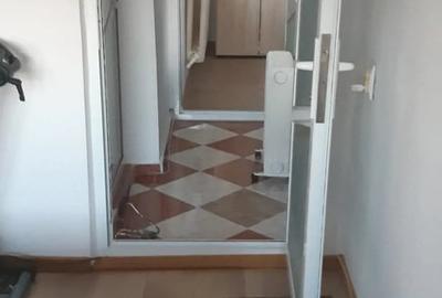 Apartament cu 4 camere semidecomandat în Big - 2