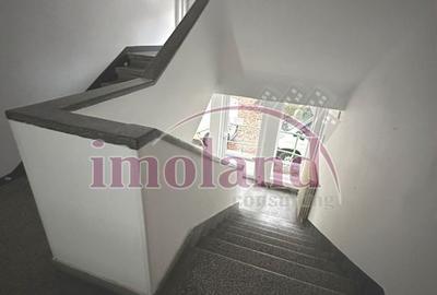 Apartament cu 3 camere semidecomandat în Primăverii