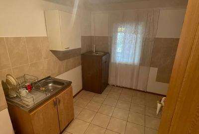 Apartament cu 3 camere decomandat în Prundu