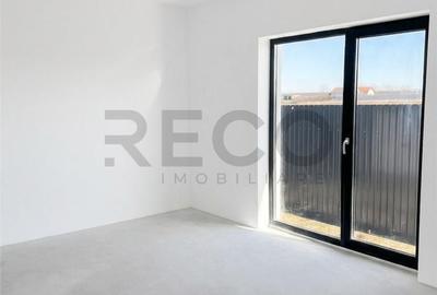 Casă cu 4 camere cu Teren 572 Mp în Oșorhei - 3