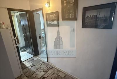 Apartament cu 3 camere decomandat în Astra