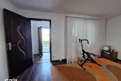 Casă cu 4 camere cu Teren 1070 Mp în Central