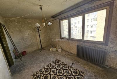 Apartament cu 2 camere semidecomandat în Micro I - 4