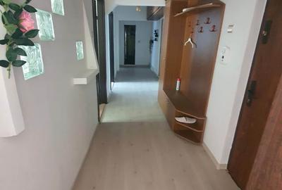 Apartament cu 3 camere decomandat în Gării