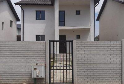 Casă cu 5 camere cu Teren 400 Mp în Central