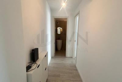 Apartament cu 3 camere semidecomandat în Domenii