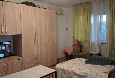 Apartament cu 3 camere decomandat în Rovine - 9