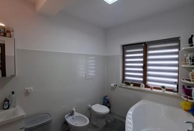 Casă cu 4 camere cu Garaj în Sud - 9