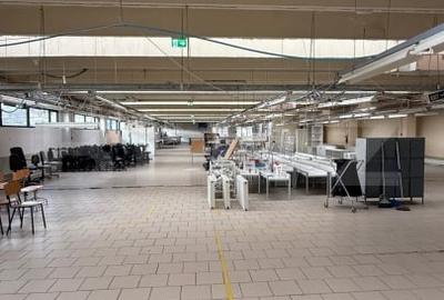 Spațiu industrial, de 1,790 mp, în Iris