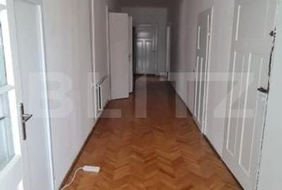 Apartament cu 5 camere în Central - 7