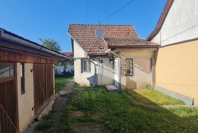 Casă individuală cu 2 camere cu Canalizare în Ultracentral - 1