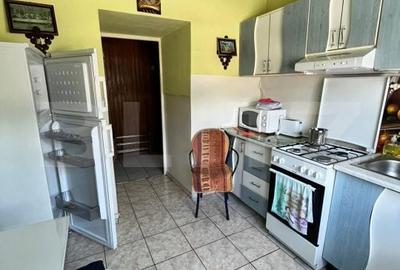Apartament cu 3 camere semidecomandat în Decebal