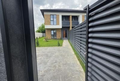 Casă cu 4 camere cu Teren 270 Mp în Central