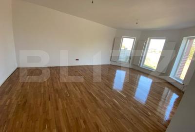 Casă individuală cu 5 camere cu Canalizare în Ghiroda