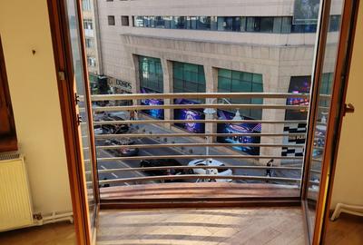 Apartament cu 6 camere decomandat, mobilat în Victoriei