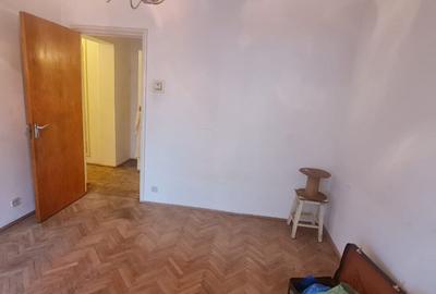 Apartament cu 3 camere semidecomandat în Titan - 4