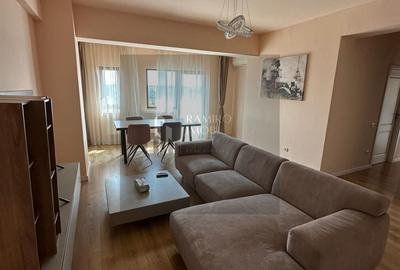 Apartament cu 3 camere decomandat în Băneasa